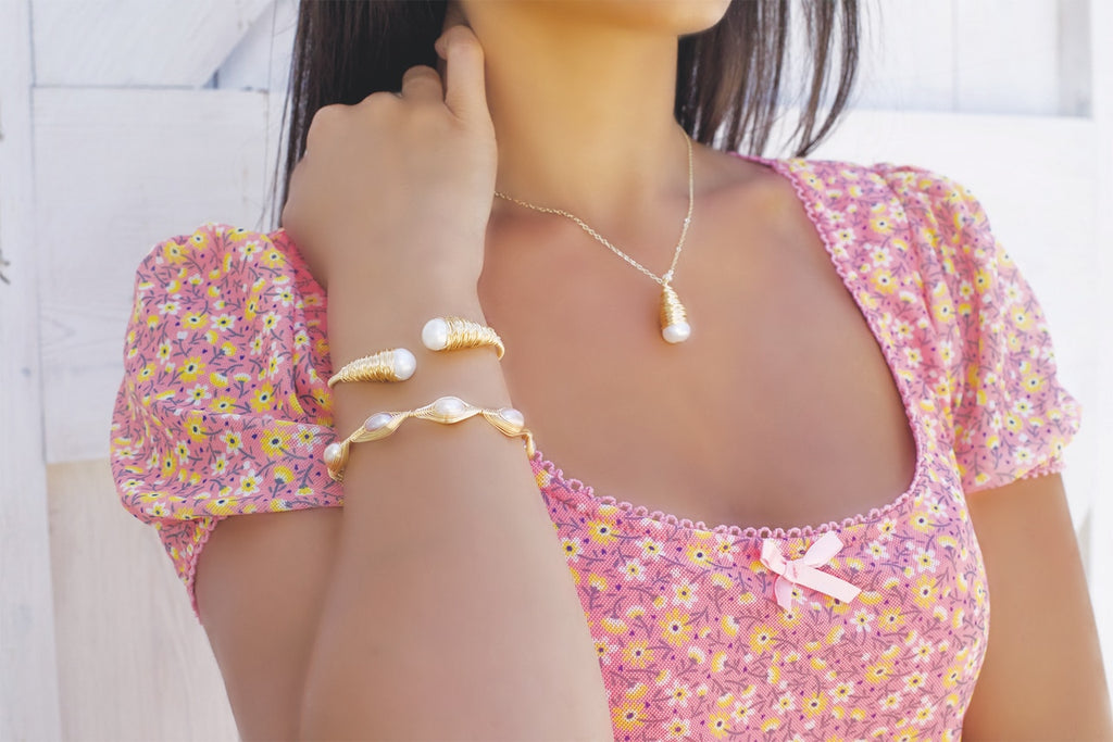 Bulb Pearl Necklace in Gold Plated