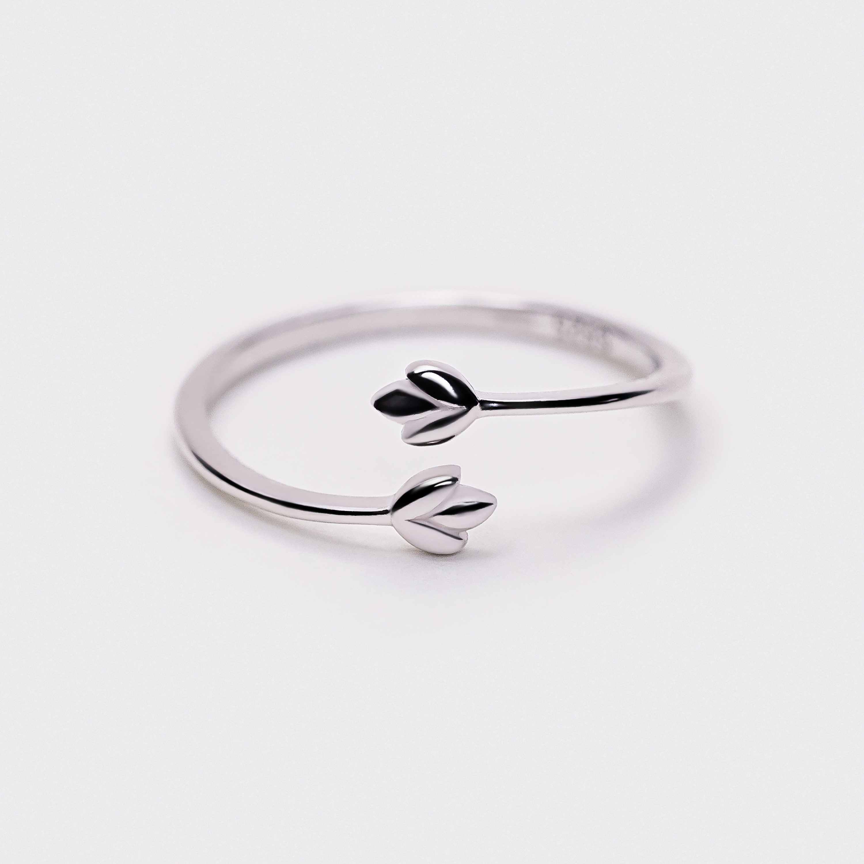 Open Adjustable Leaf Ring