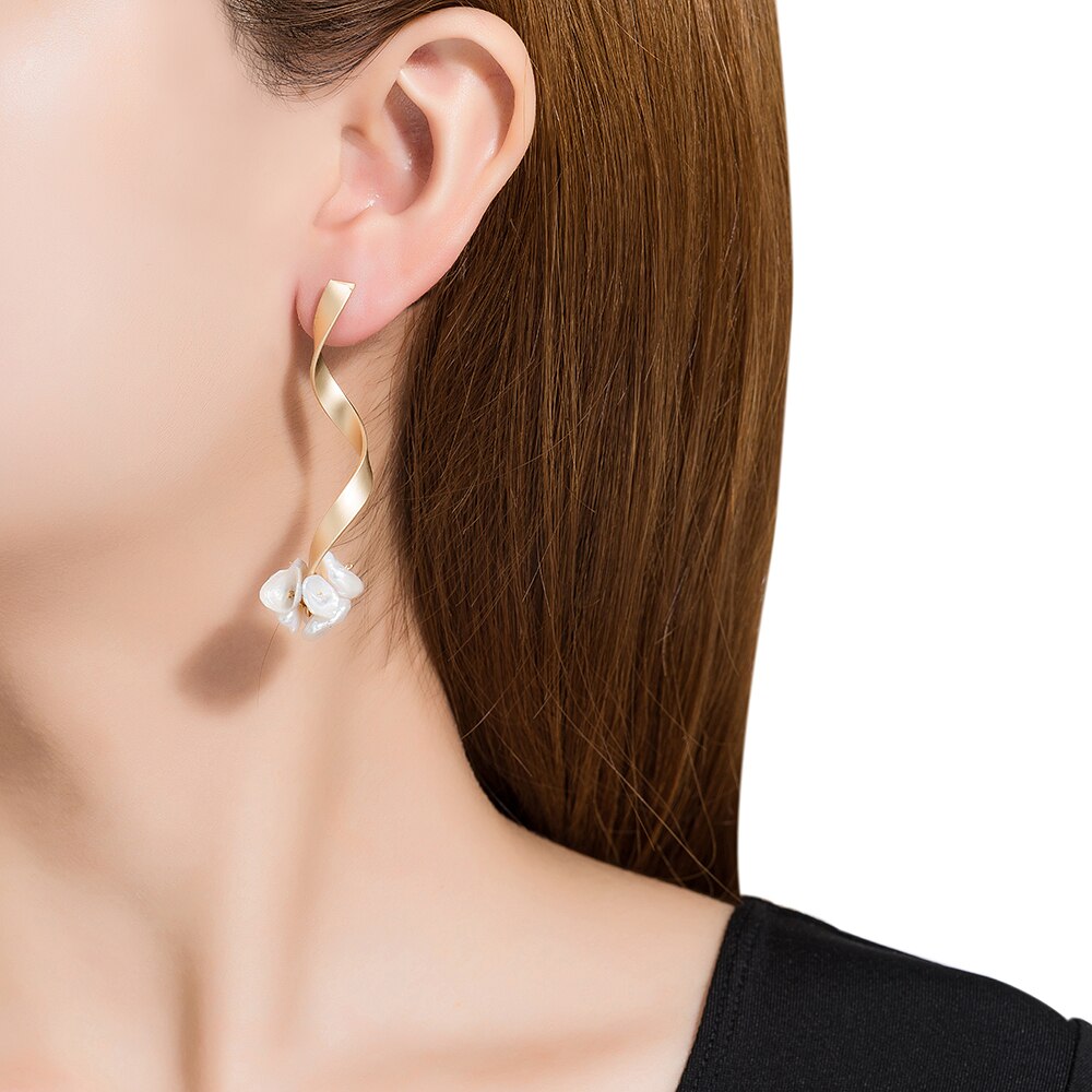 Bunch of Pearl Spiral Earrings