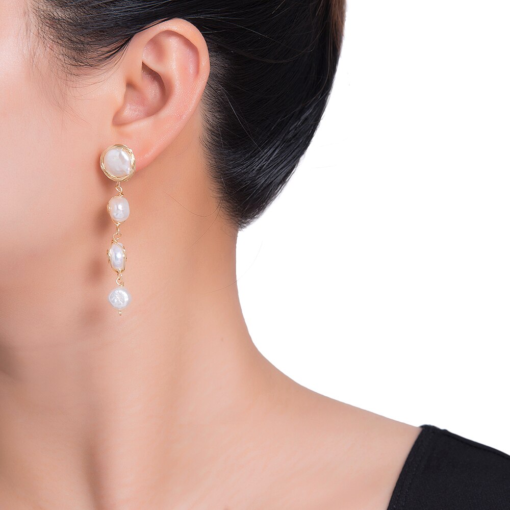 Climbing Four Pearl Earrings in Gold Plated