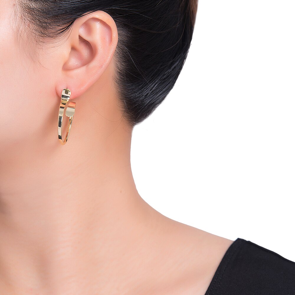 Minimal Circular Earrings in Gold Plated
